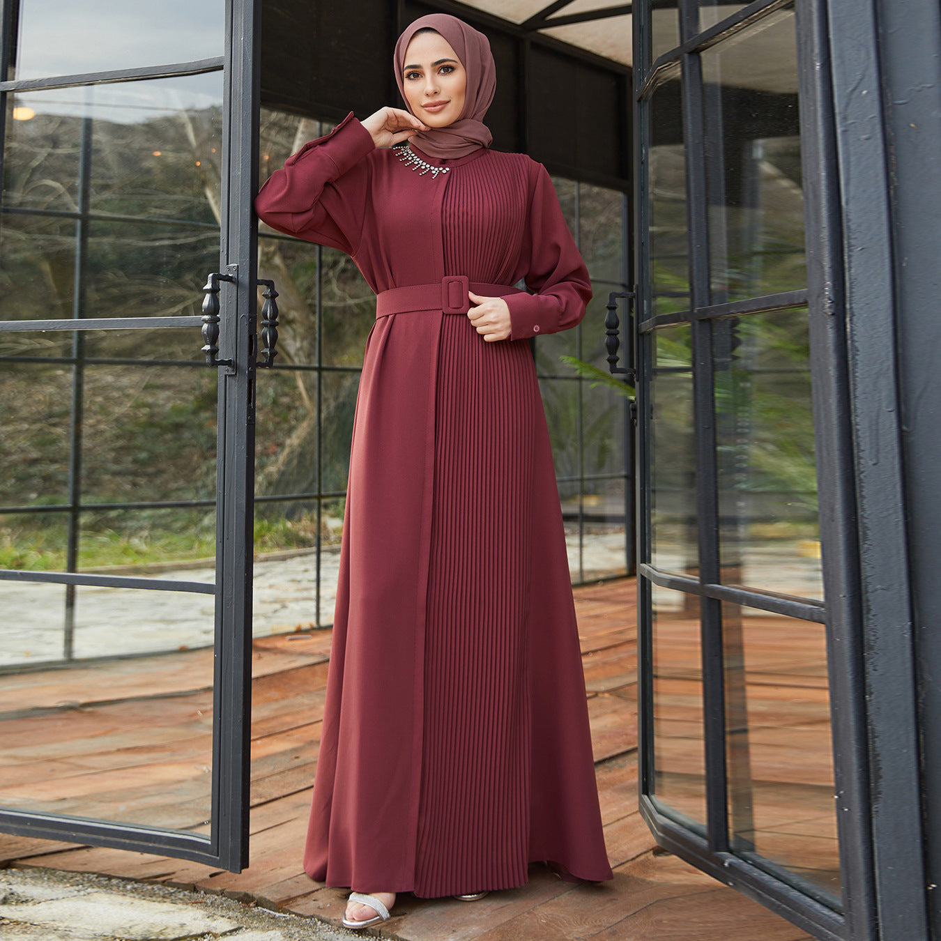 A1439 Middle East European And American Elegant Beaded Pleated Slim Fit Dress Muslim Dress (Excluding Headscarf)
